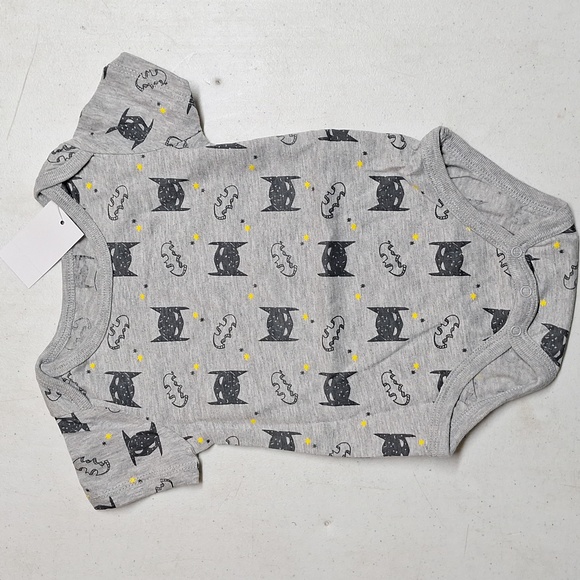 NEW! Baby Boys' 3 Pack Batman Bodysuit Set Bundle - Hero - Picture 7 of 13